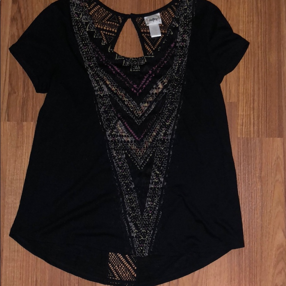 Daytrip shirt size small